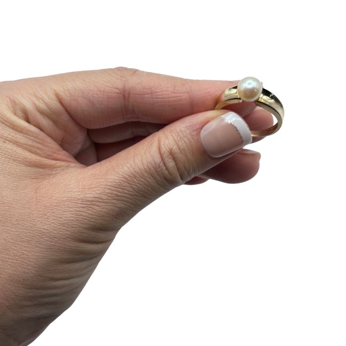 GOLD DEAL | 9ct Gold Solid Ring with 7.2mm Pearl, Size P-Q Width 4.8mm