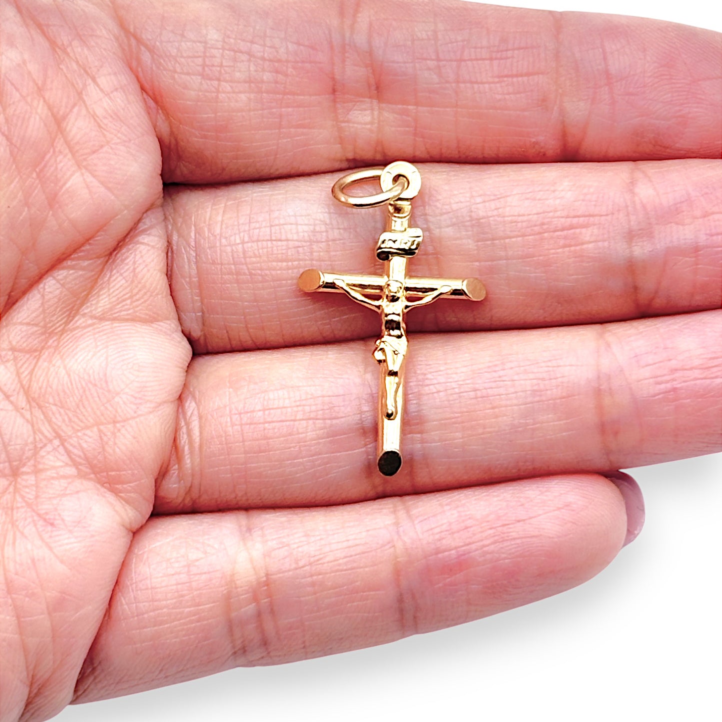9ct Gold Crucifix Rounded Cross Pendant. R # 302