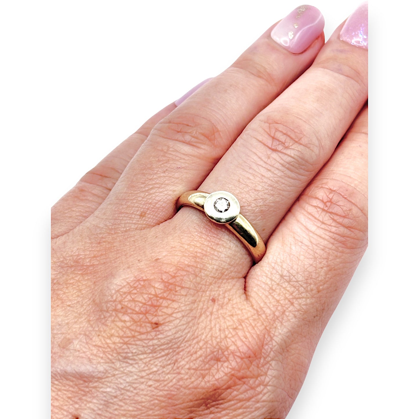GOLD DEAL | 9ct Gold Ring Radiant Circle Setting with Round Diamond