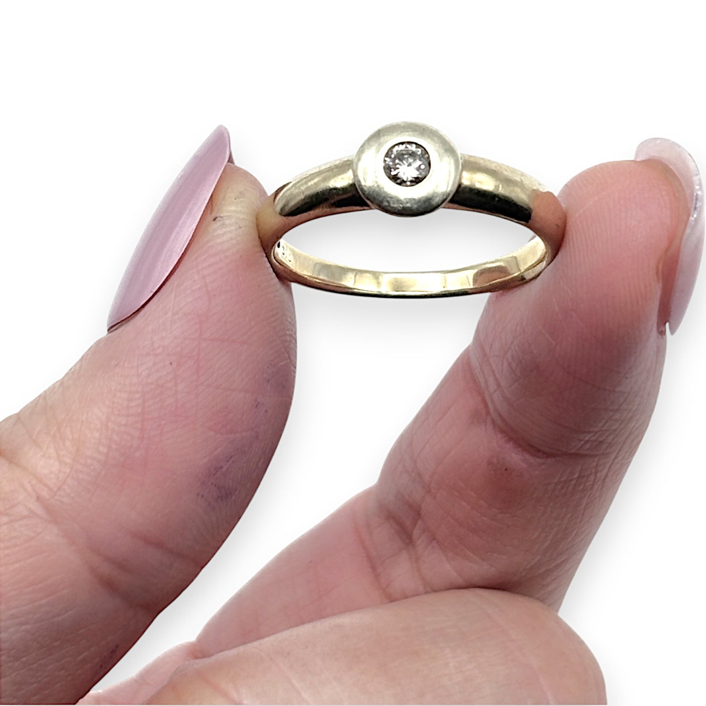 GOLD DEAL | 9ct Gold Ring Radiant Circle Setting with Round Diamond