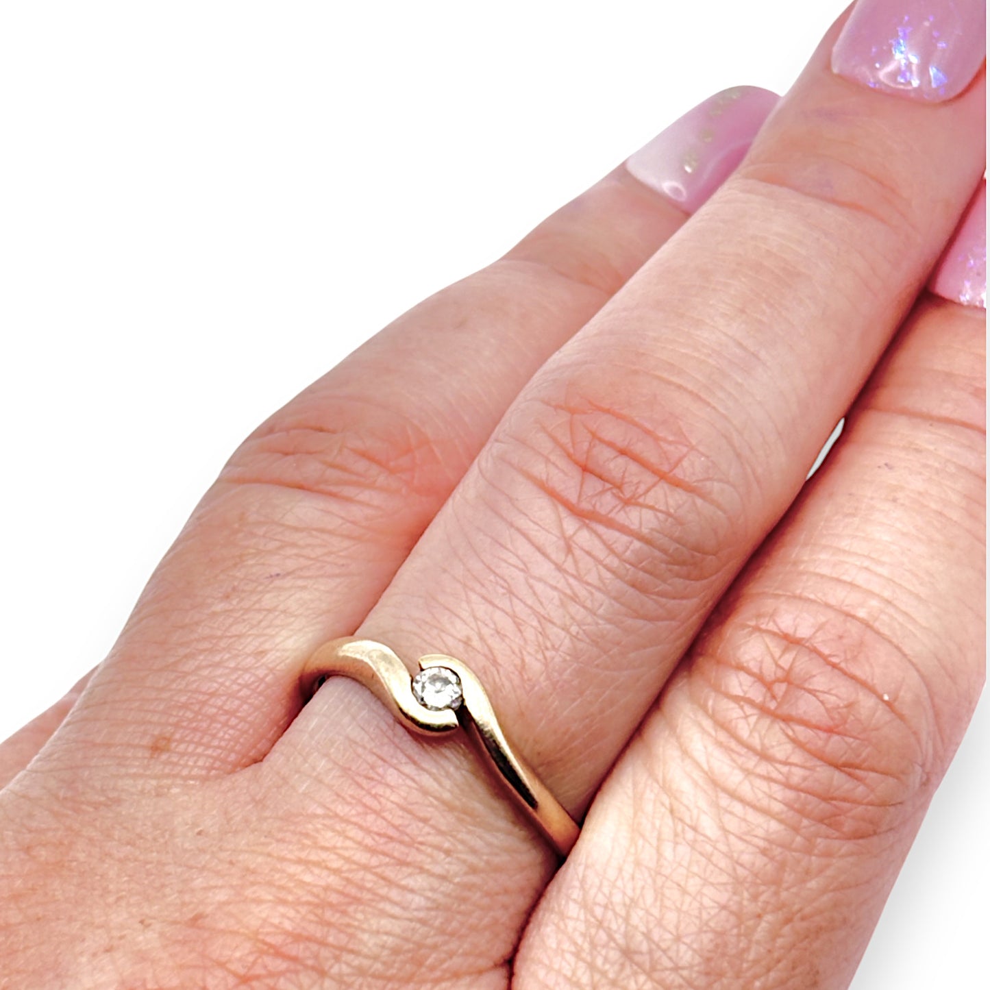 9ct Gold Ring Moderate Size Diamond, Size S. R # 310