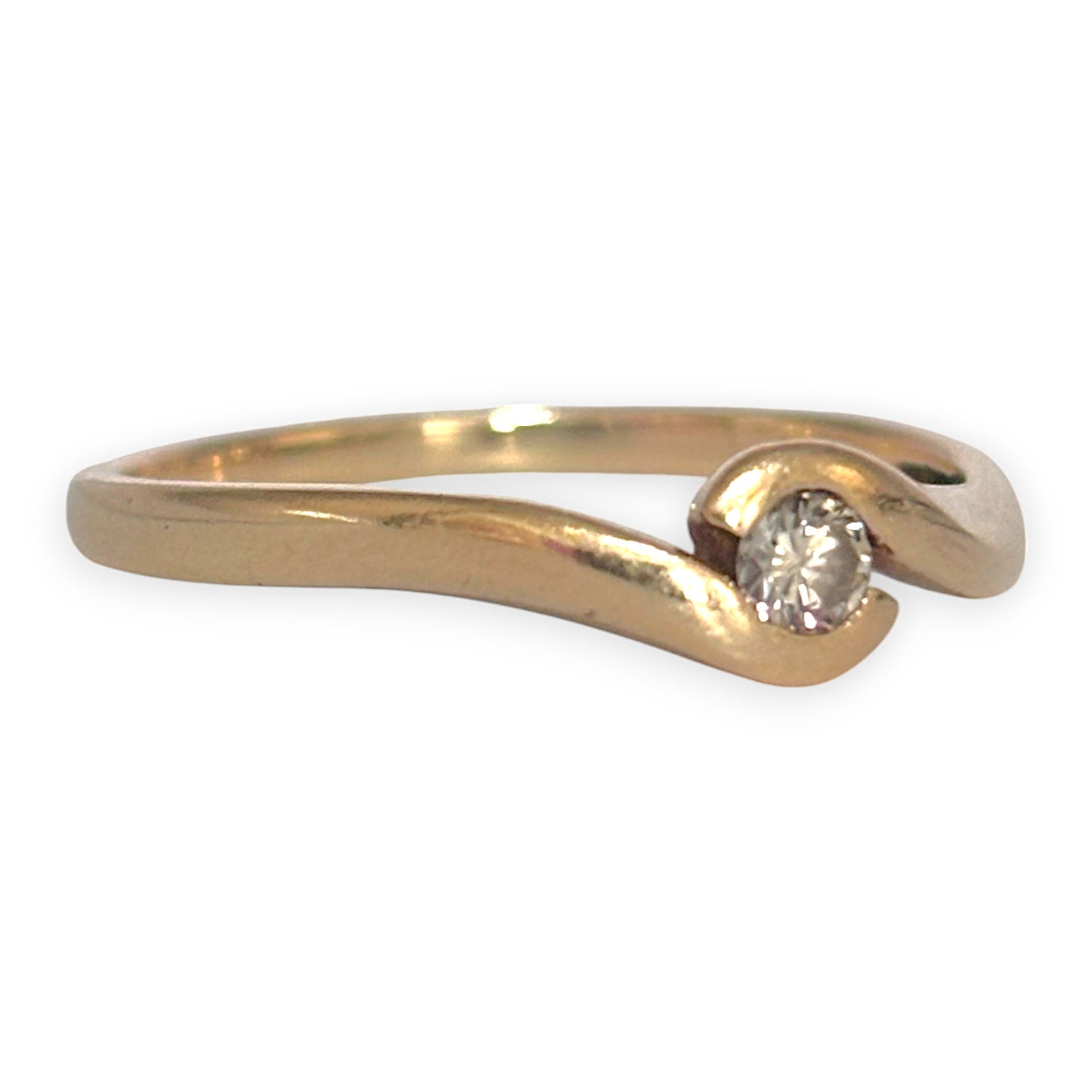 9ct Gold Ring Moderate Size Diamond, Size S. R # 310