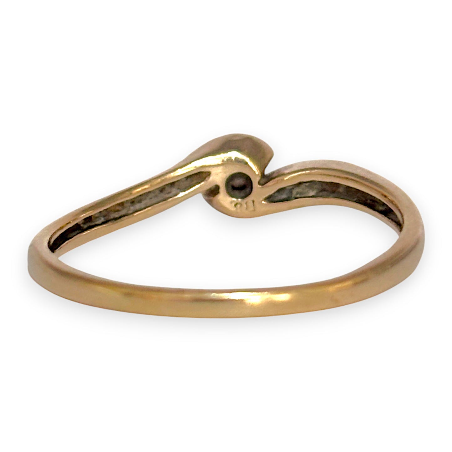 9ct Gold Ring Moderate Size Diamond, Size S. R # 310