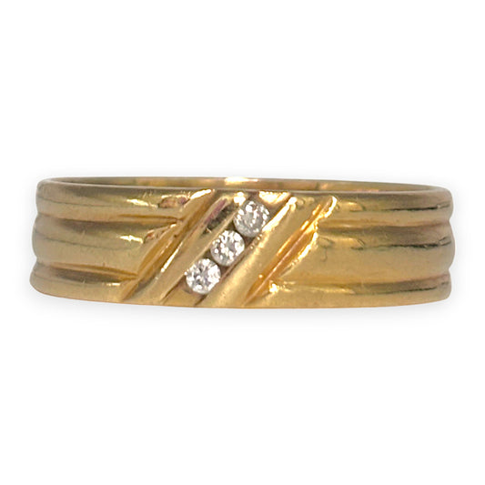 9ct Gold Vintage Ring with Set of 3 Diamonds, Size V. R # 315