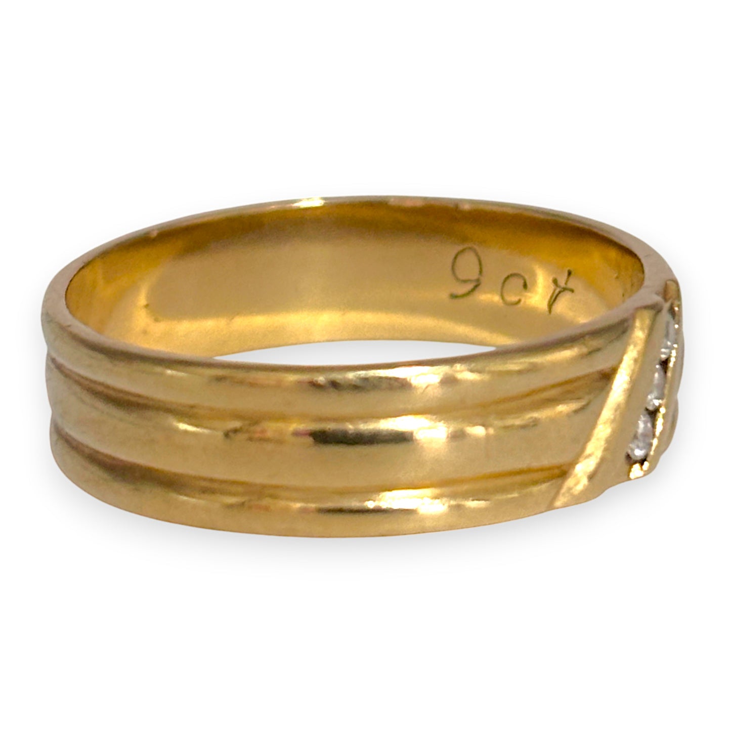 9ct Gold Vintage Ring with Set of 3 Diamonds, Size V. R # 315