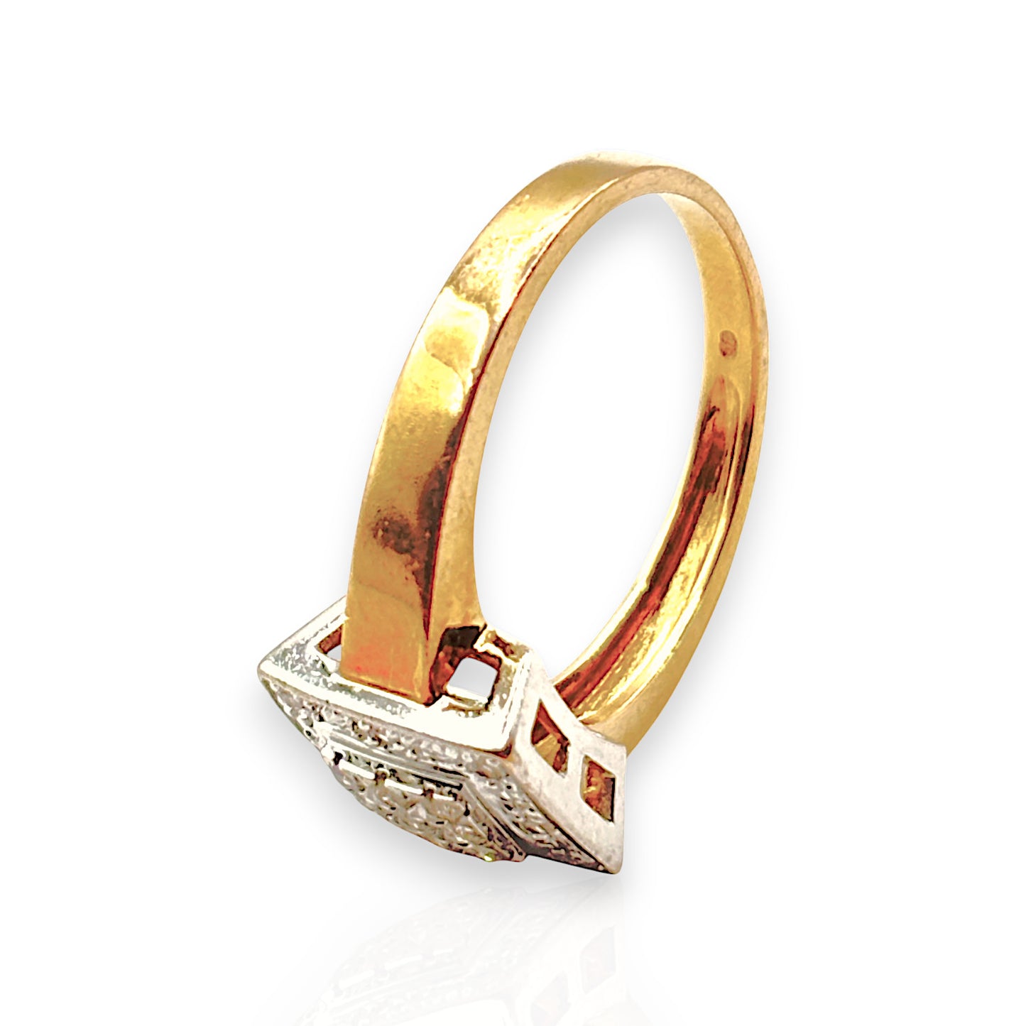 GOLD DEAL | 9ct Gold Round Brilliant Cuts Diamond Ring. Valuation $2,100