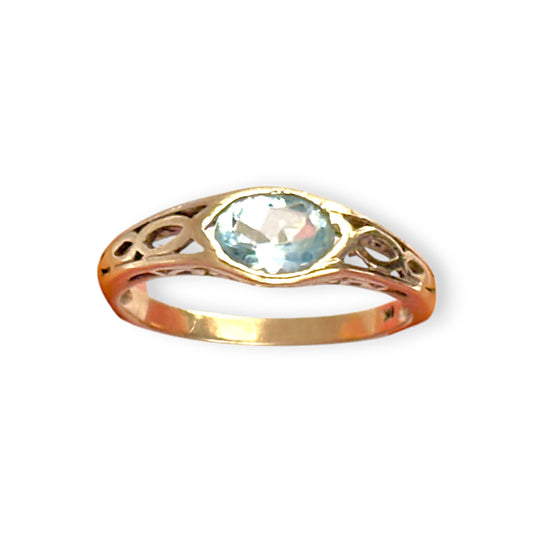 9ct Gold Aquamarine Ring. # 321