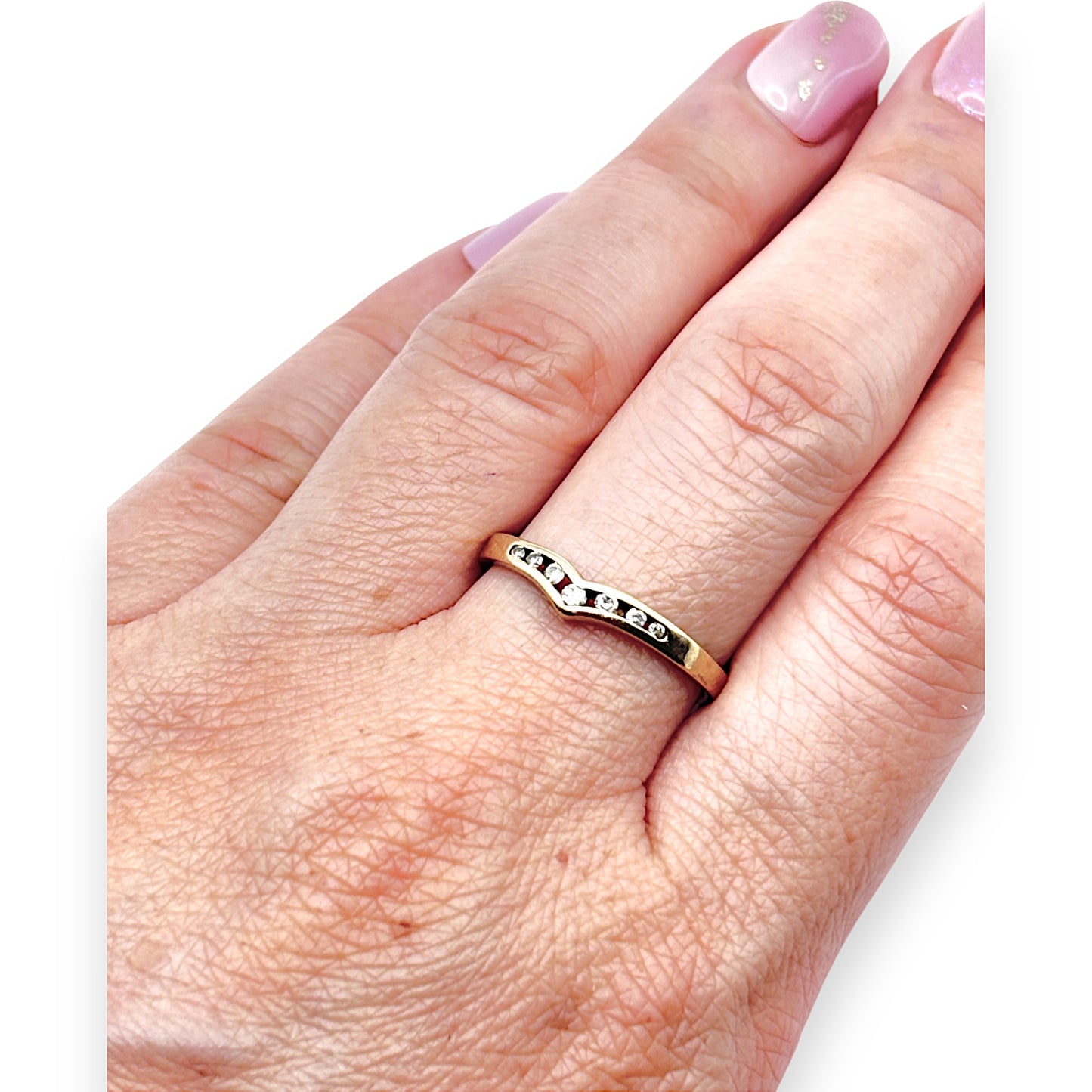 9ct Gold Subtle V Ring with Set of 7 Diamonds, Size P. R # 335