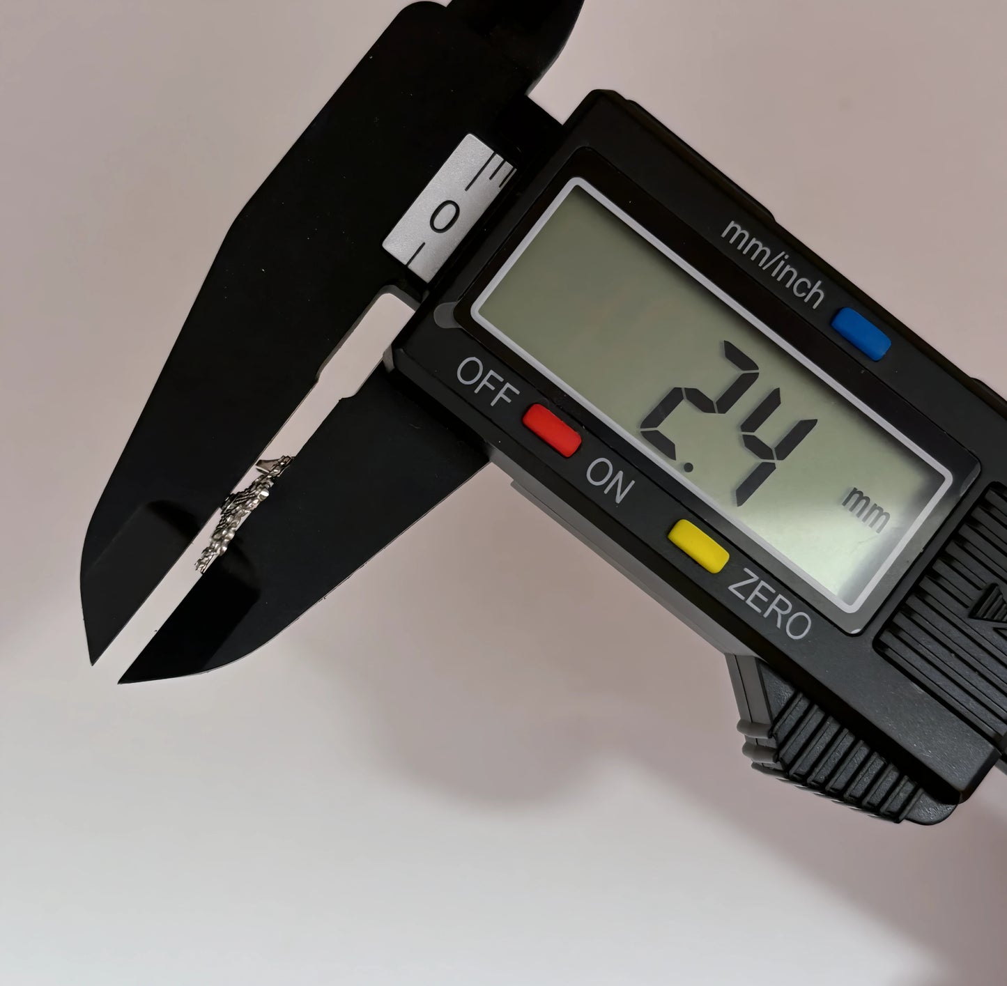 NZGD | 9ct White Gold Frostborne Snowflake Pendan