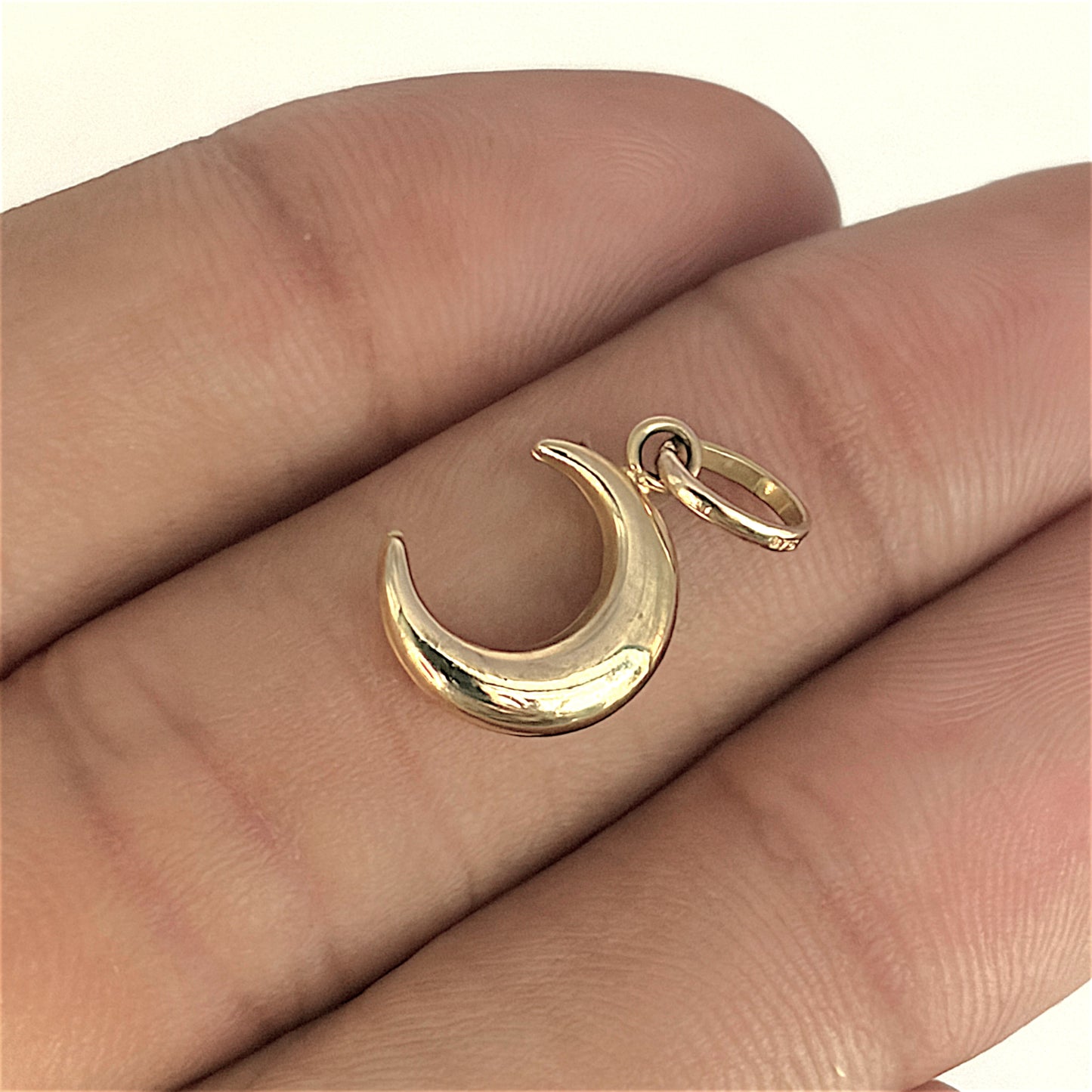 BRAND NEW | 9ct Gold Golden Crescent Dream Charm