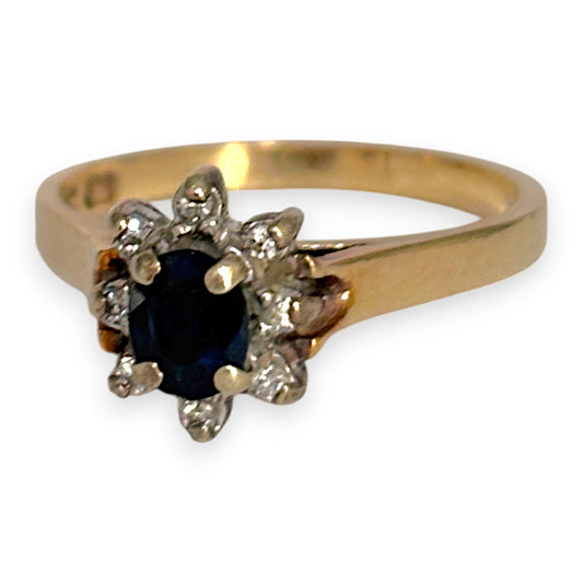 GOLD DEAL | 9ct Gold Oval Cut Sapphire & Diamond Ring Size M