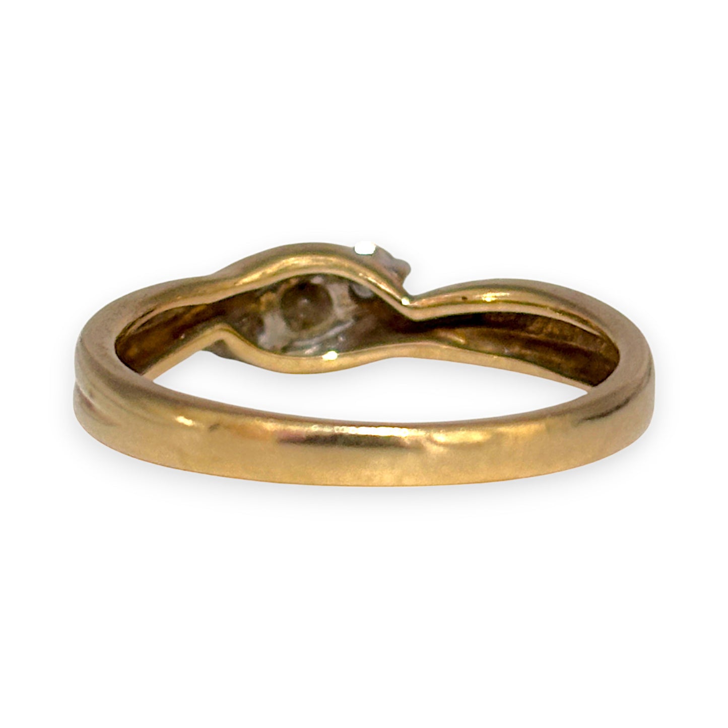 9ct Gold Crossover Ring with Set of 3 Substantial Size Diamonds, Size O. R # 371