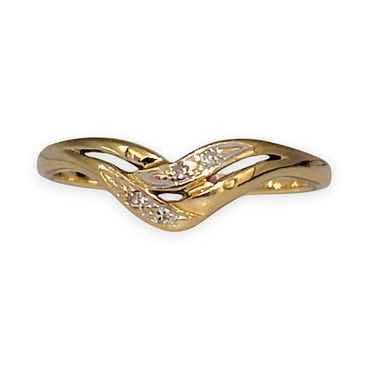 9ct Gold Ring with Set of 4 Charming Diamonds, Size N. R # 374