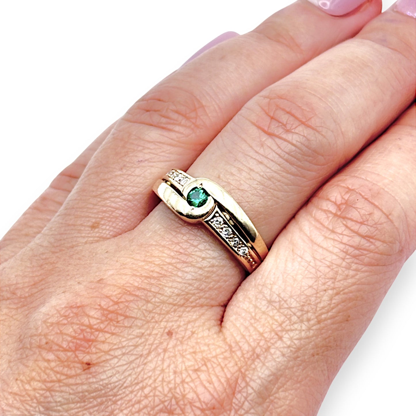 GOLD DEAL | 9ct Gold Emerald with Diamonds Ring
