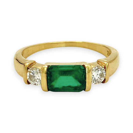 NZGD| 18ct Gold Ring Emerald Crown Trilogy Valuation $4,000