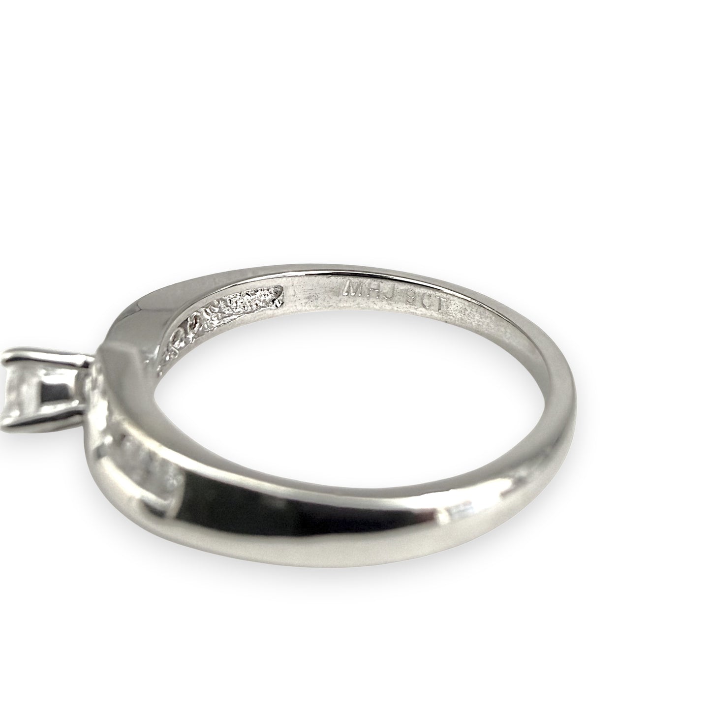 NZGD| 9ct White Gold MICHAEL HILL Starlight Solitaire Ring Size M 1/2