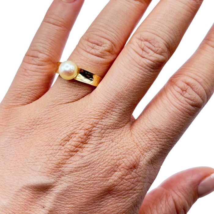 GOLD DEAL | 9ct Gold Solid Ring with 7.2mm Pearl, Size P-Q Width 4.8mm