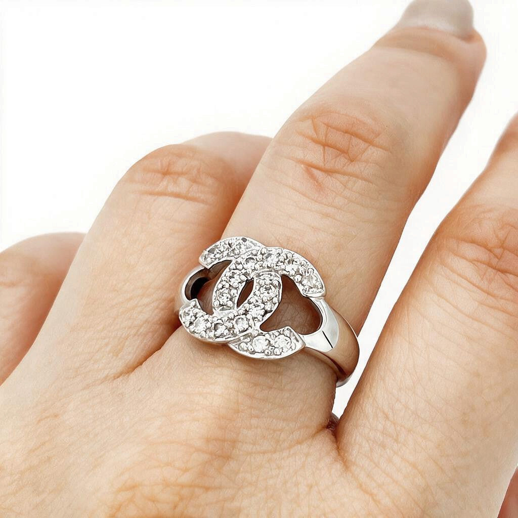 NZGD | 9ct White Gold Infinity Glow CZ Ring, Size M