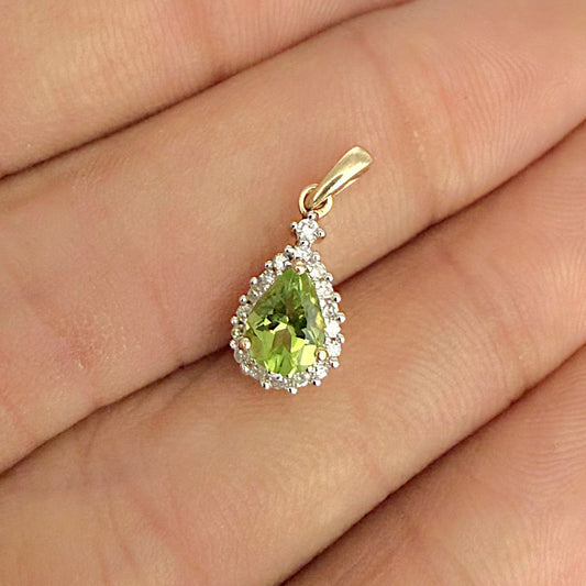 NZGD | 9ct Gold Peridot Glow Pendant