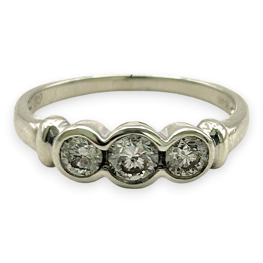 NZGD | 9ct White Gold Frostline Trilogy Diamond Ring Valuation $2,200