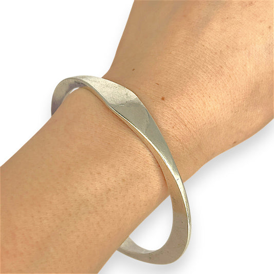 SILVER DEAL | Sterling Silver Solid Crest Bangle Oval 68.2mm x 62.2mm