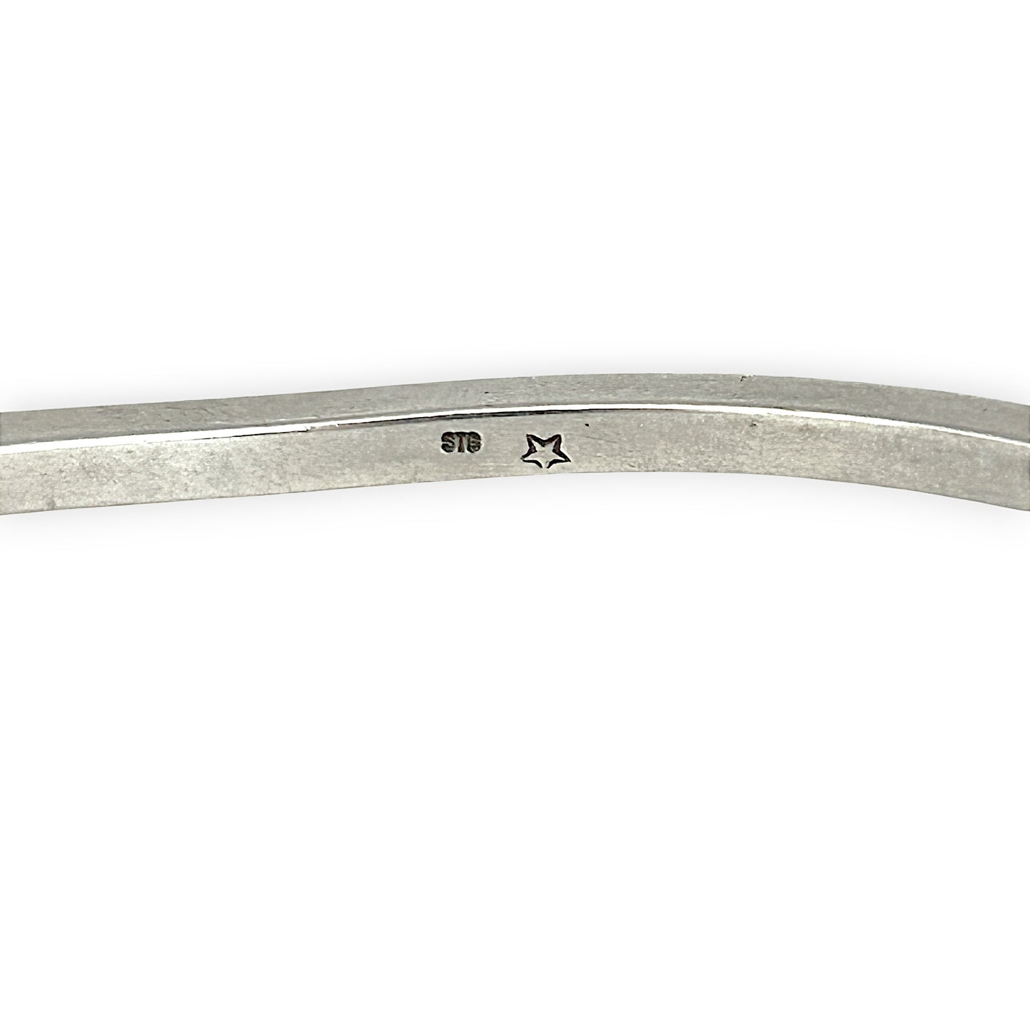 SILVER DEAL | Sterling Silver Squared Wavy Round Bangle