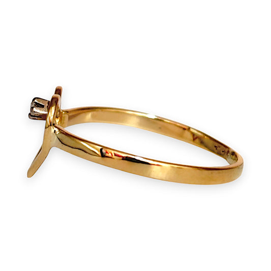 9ct Gold Heart Ring with Miniature Diamond, Size R. R # 679