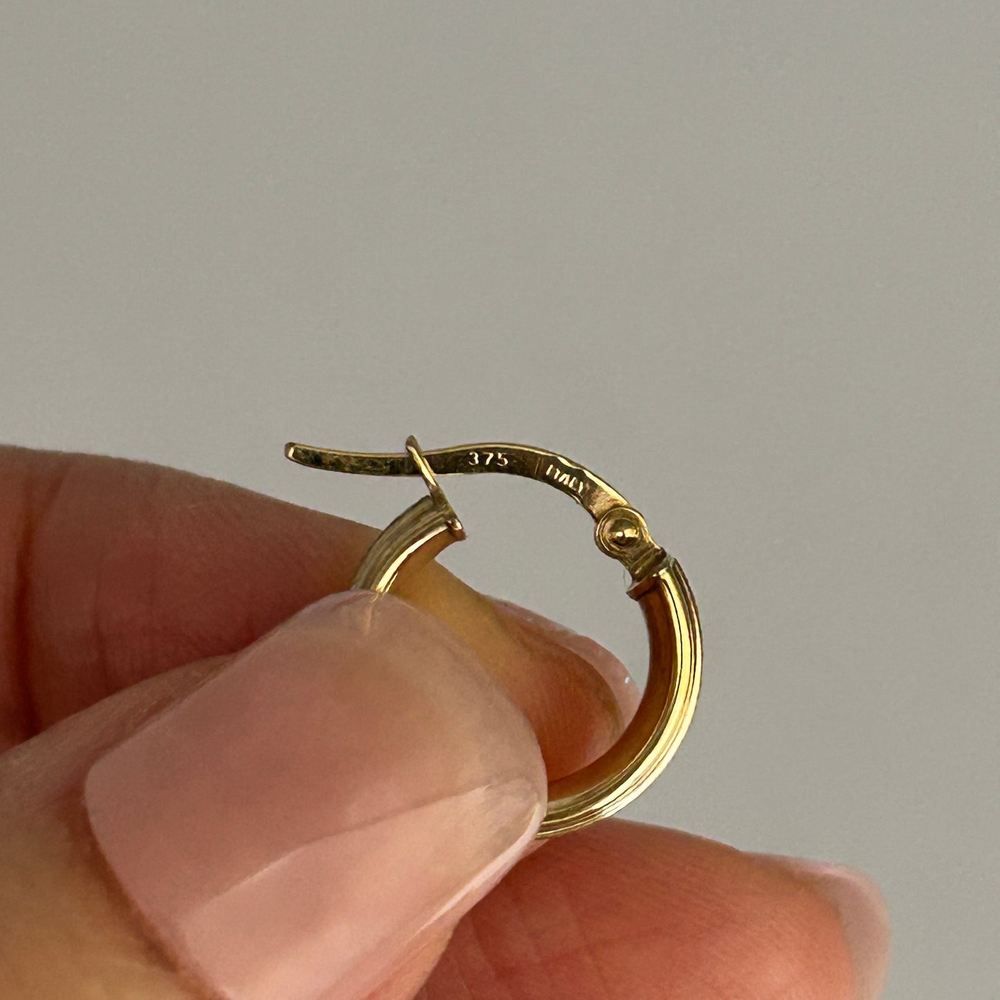 GOLD DEAL | 9ct (9K) Y/W Gold Estate Round Hoop Earrings