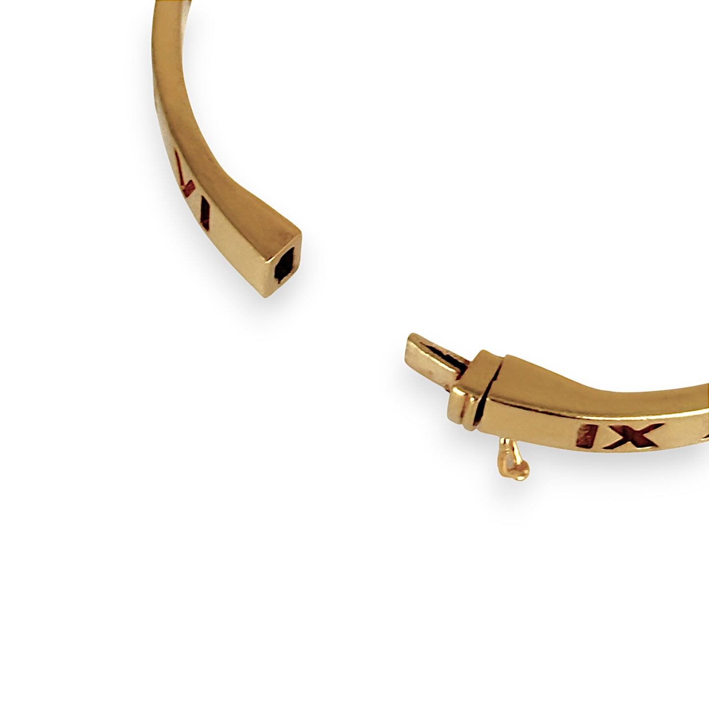GOLD DEAL | 22K Gold Roman Oval Snap Bangle