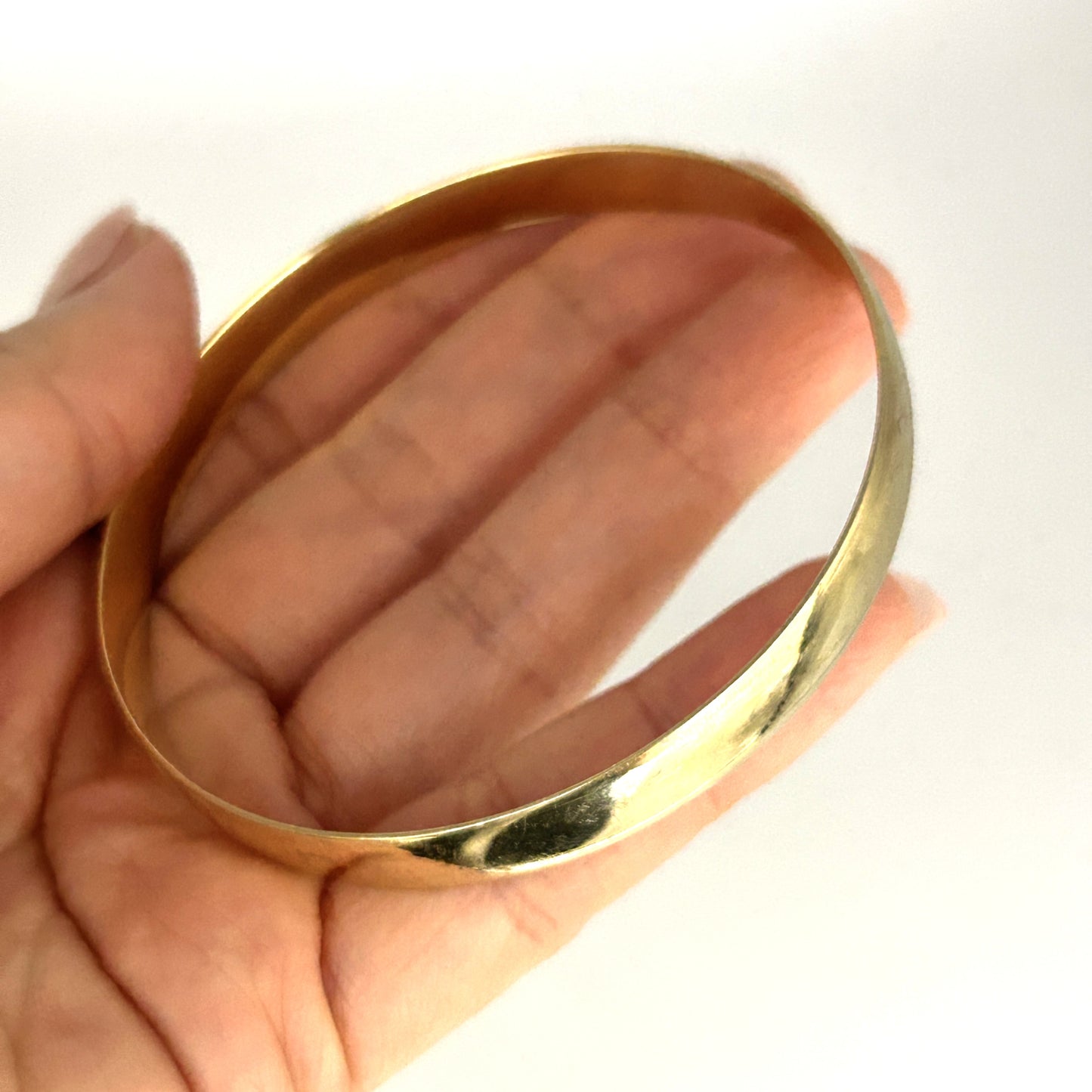 GOLD DEAL | 9ct (9K) Gold Expansive 65mm x 8mm Solid Bangle Valuation $4,550