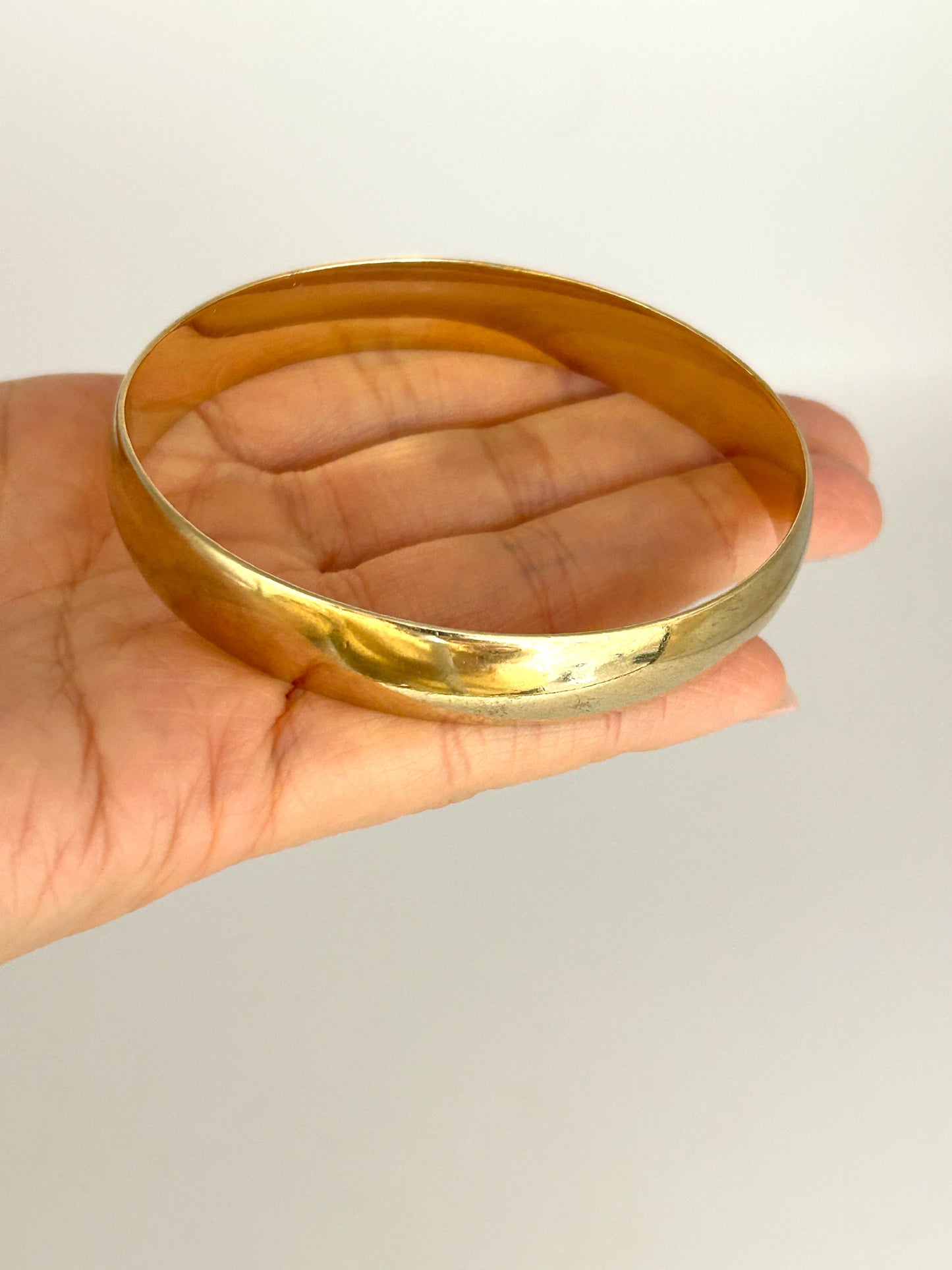 GOLD DEAL | FLASH SALE 9ct (9K) Gold MICHAEL HILL 66mm Classic Oval Bangle - Vintage Style