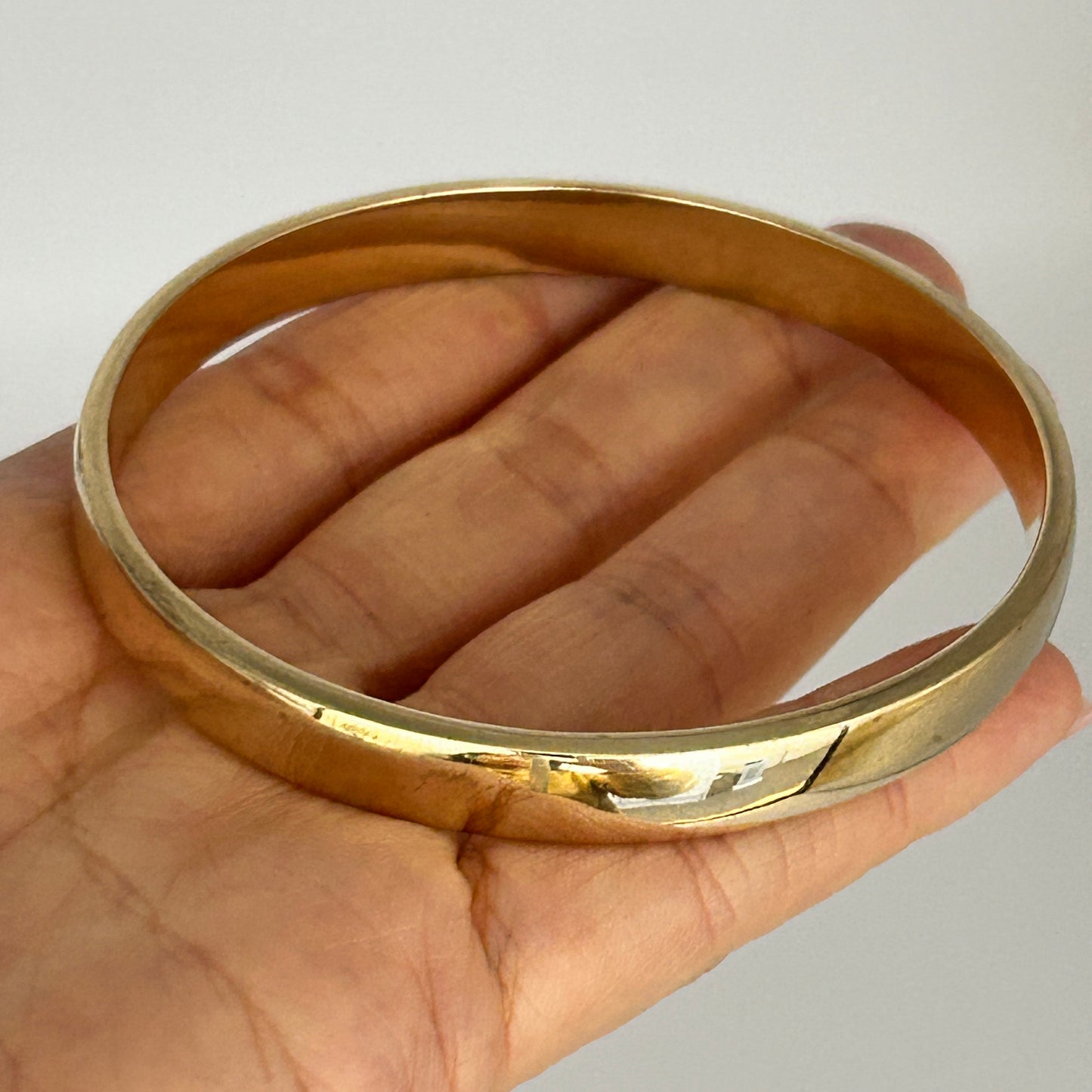 GOLD DEAL | 9ct (9K) Gold 64.9mm x 8.0mm Timeless Elegant Wide Solid Bangle