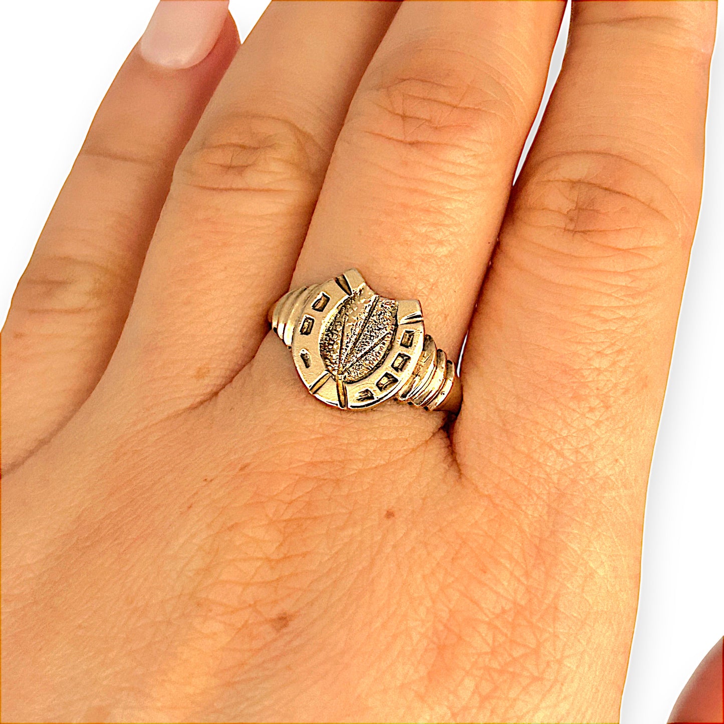GOLD DEAL | FLASH SALE 9ct (9K) Gold Vintage Shield Crest Ring Size Q1/2