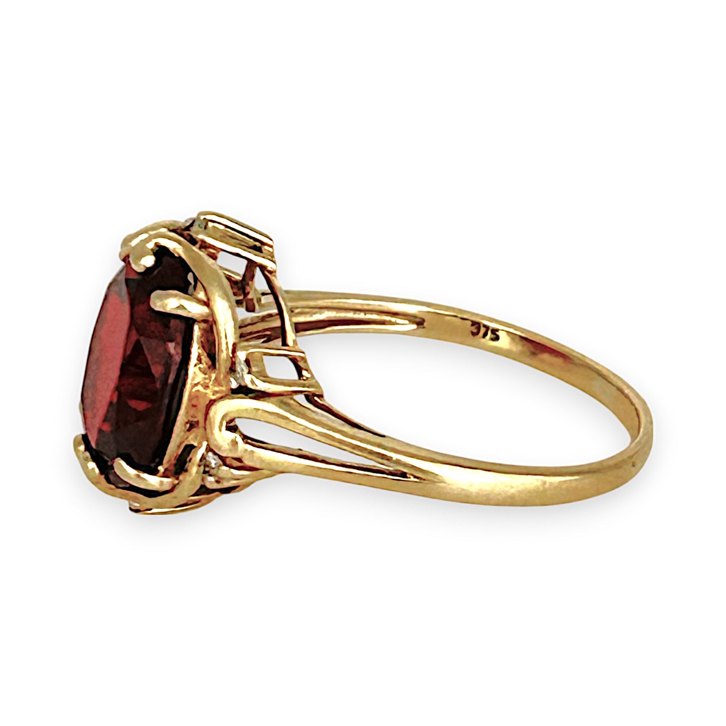 GOLD DEAL | 9K Gold Prominent Ruby Ring