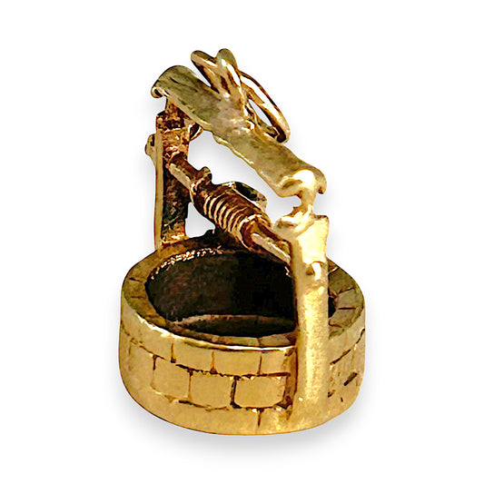 GOLD DEAL | 9ct Gold Wishing Well Charm / Pendant