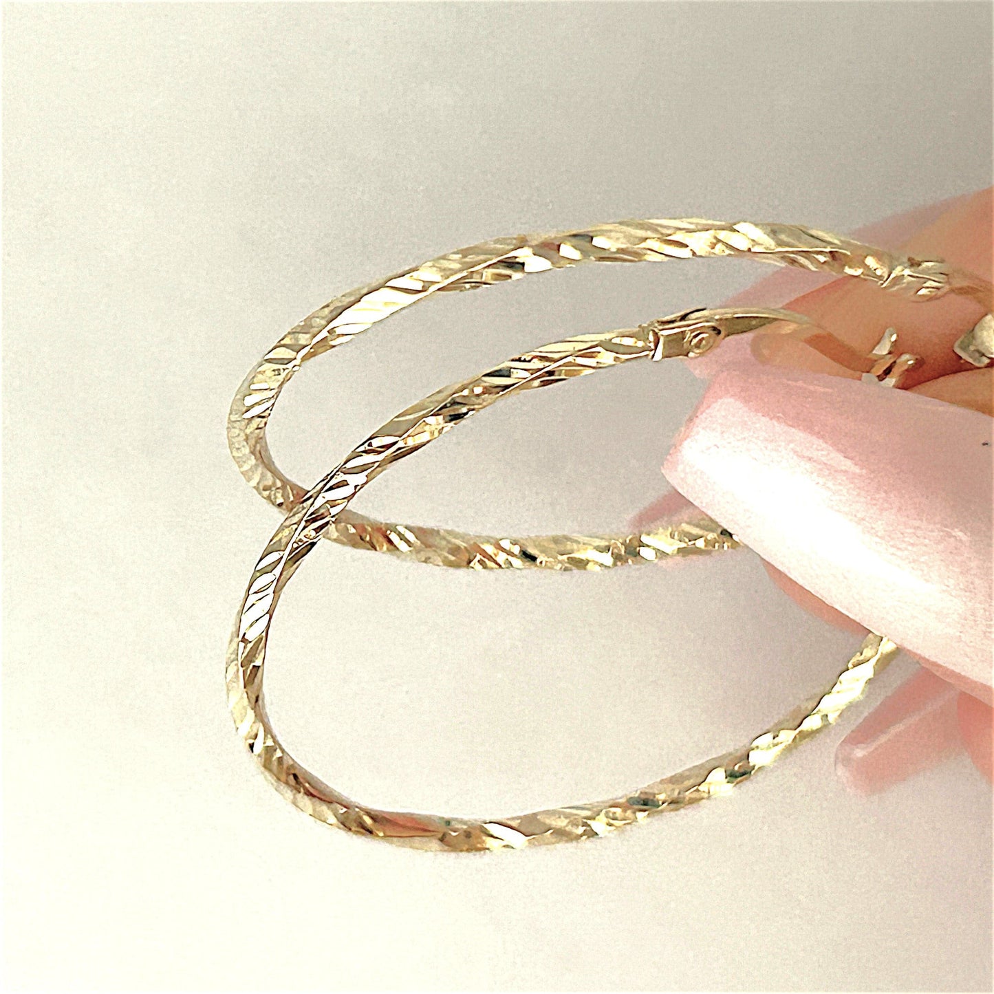 GOLD DEAL | 9ct (9K) Gold Embossed Twist Circle Hoop Earrings 34.1mm
