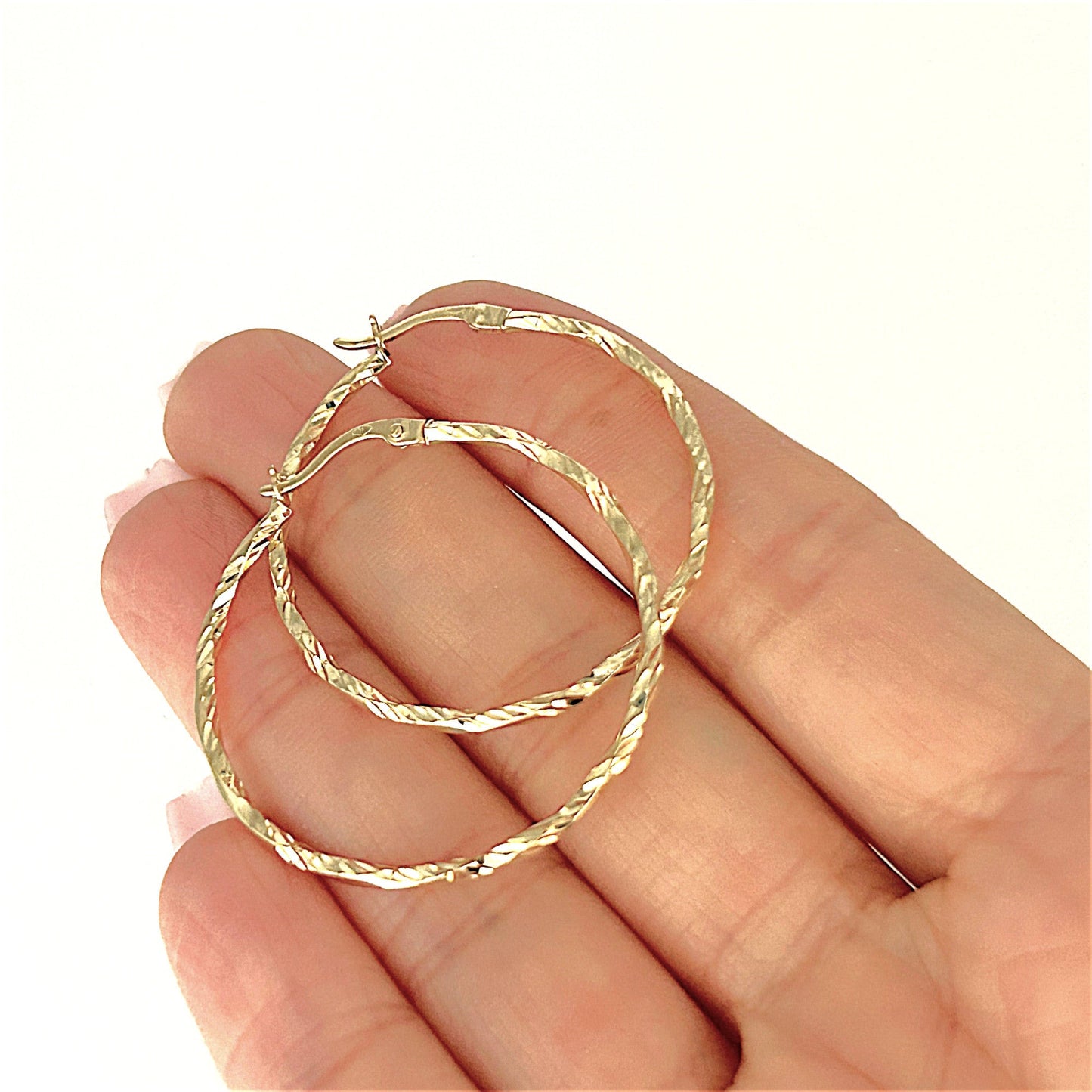 GOLD DEAL | 9ct (9K) Gold Embossed Twist Circle Hoop Earrings 34.1mm