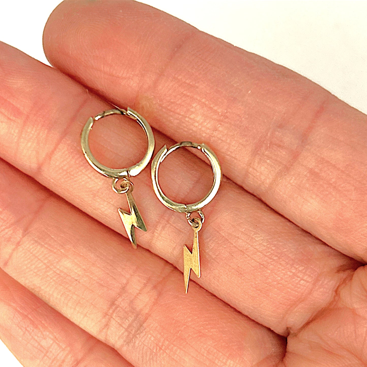 GOLD DEAL | 9ct Gold Lightning Bolt Hoop Earrings