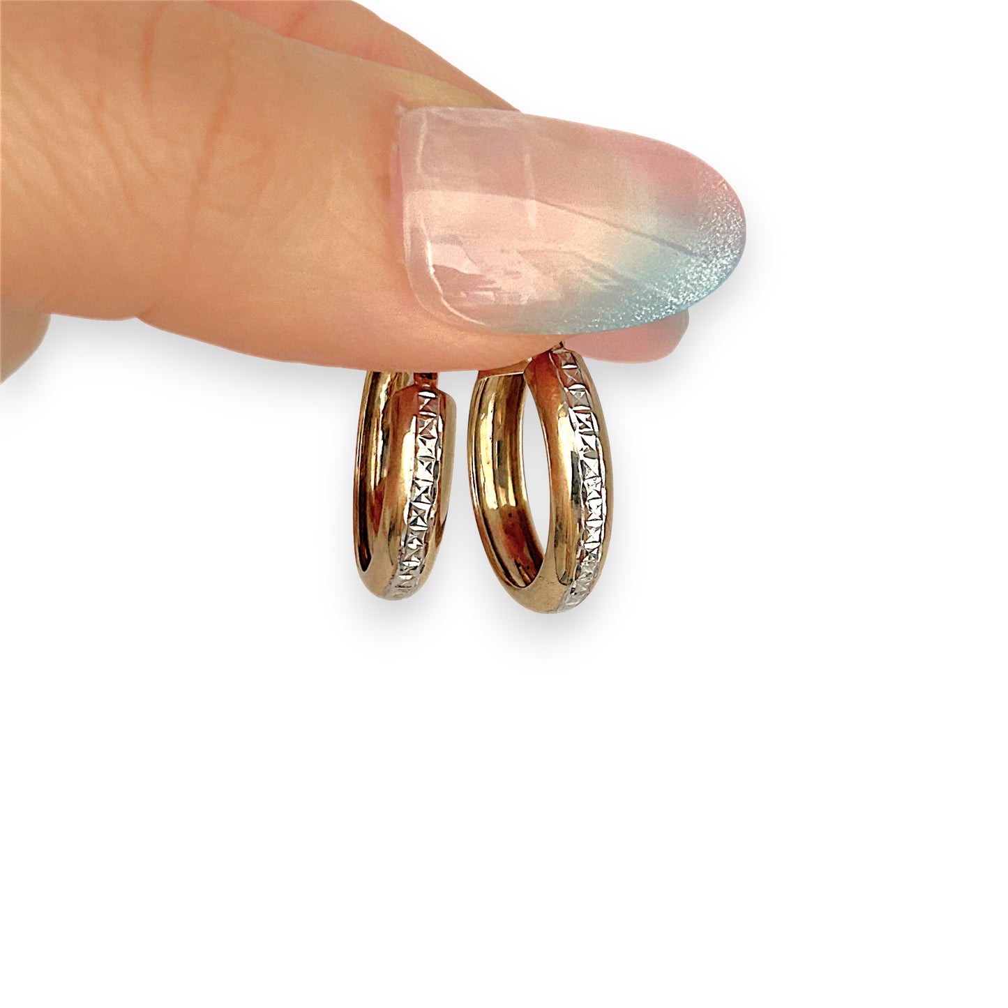 GOLD DEAL | 9ct Y/W Gold Two-Tone Diamond-Cut Hoop Earrings 19.6mm