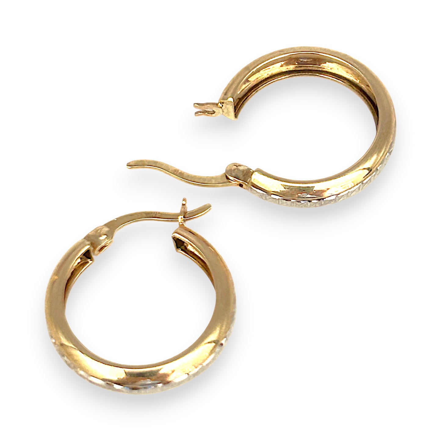 GOLD DEAL | 9ct Y/W Gold Two-Tone Diamond-Cut Hoop Earrings 19.6mm