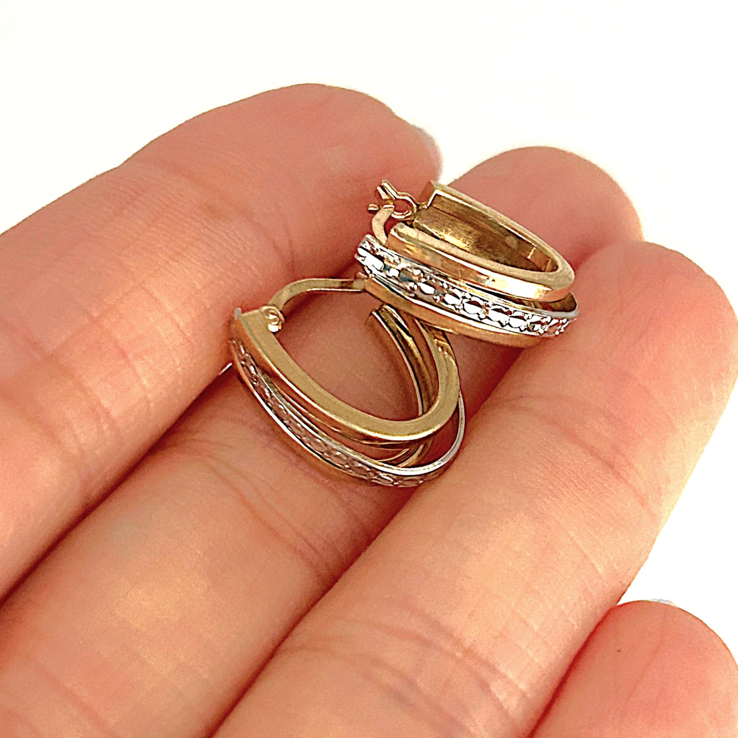 GOLD DEAL | 9ct Y/W Gold Dual-Tone Faceted Hoop Earrings