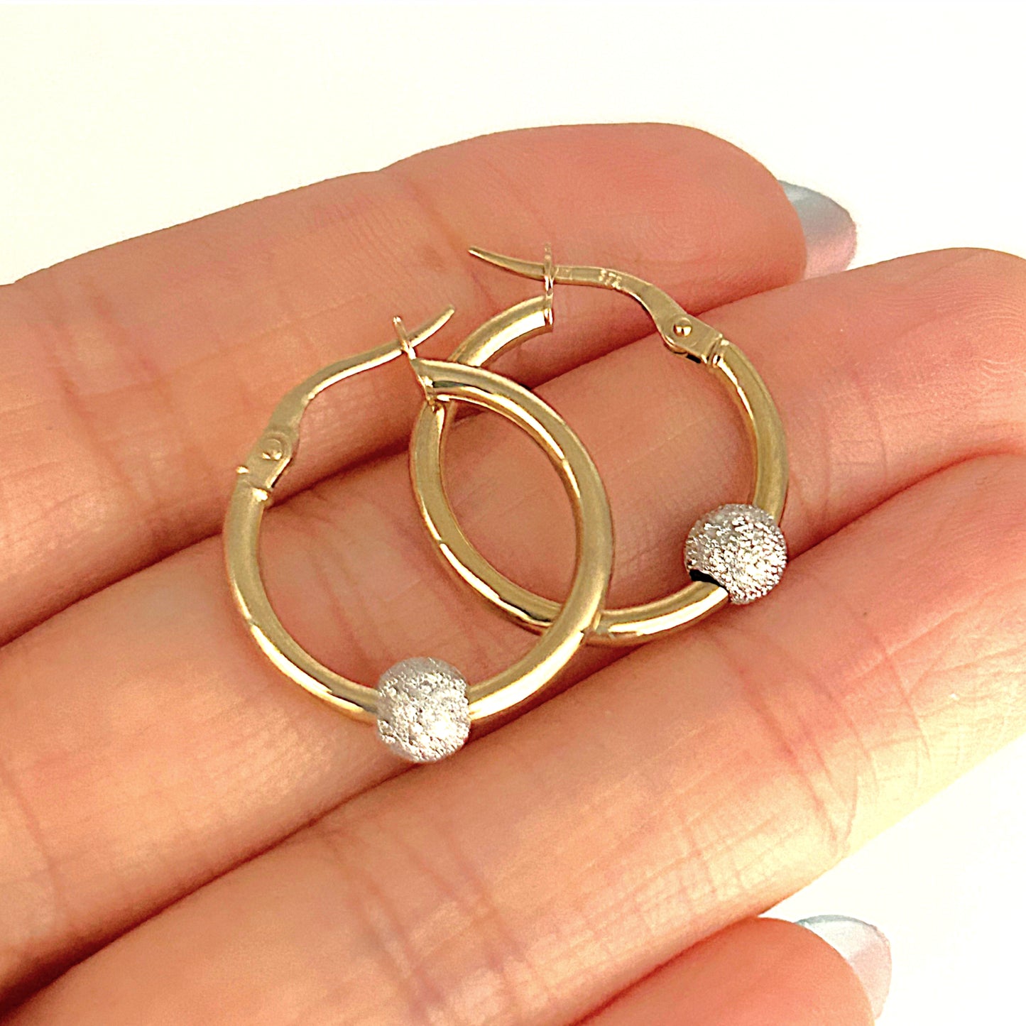 GOLD DEAL | 9ct Gold Hoop Earrings with White Gold Accent 19.9mm