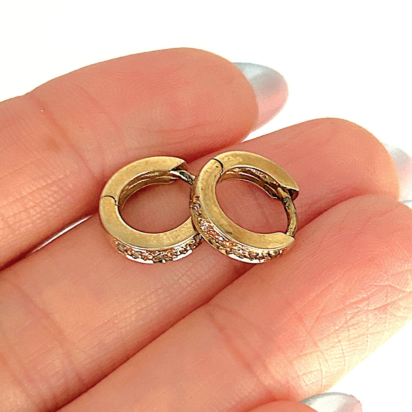XMAS DEAL | 14kt Gold Vintage Spark Huggie Earrings with Diamonds 11.5mm