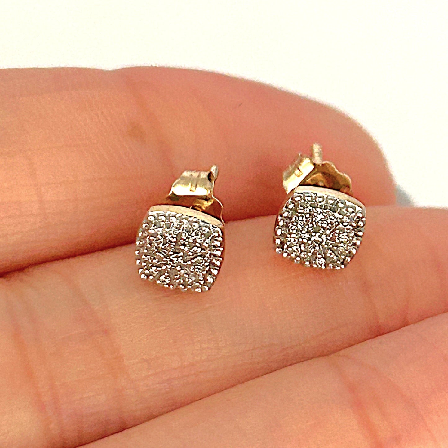 GOLD DEAL | 9ct Gold Radiance Cushion Diamond Stud Earrings