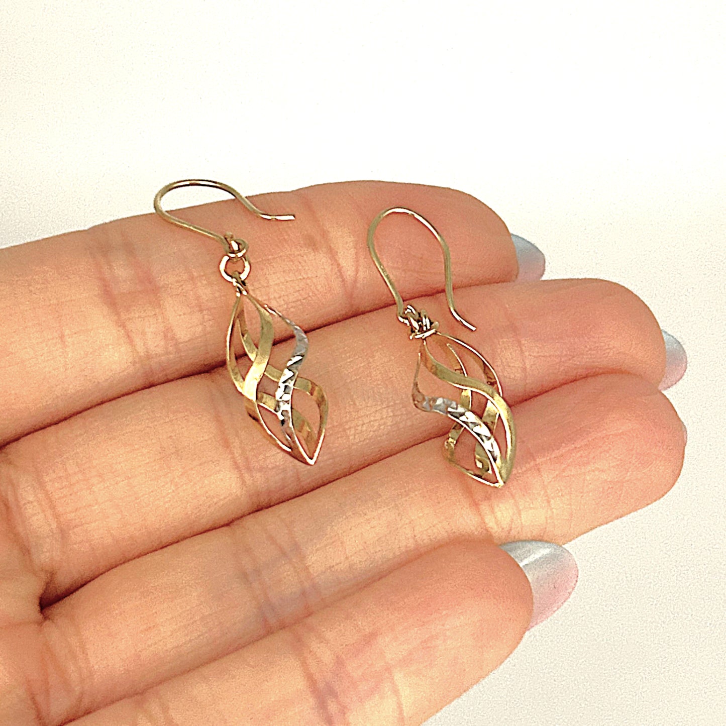 GOLD DEAL | 9ct Y/W Gold Two-Tone Gold Twist Drop Earrings