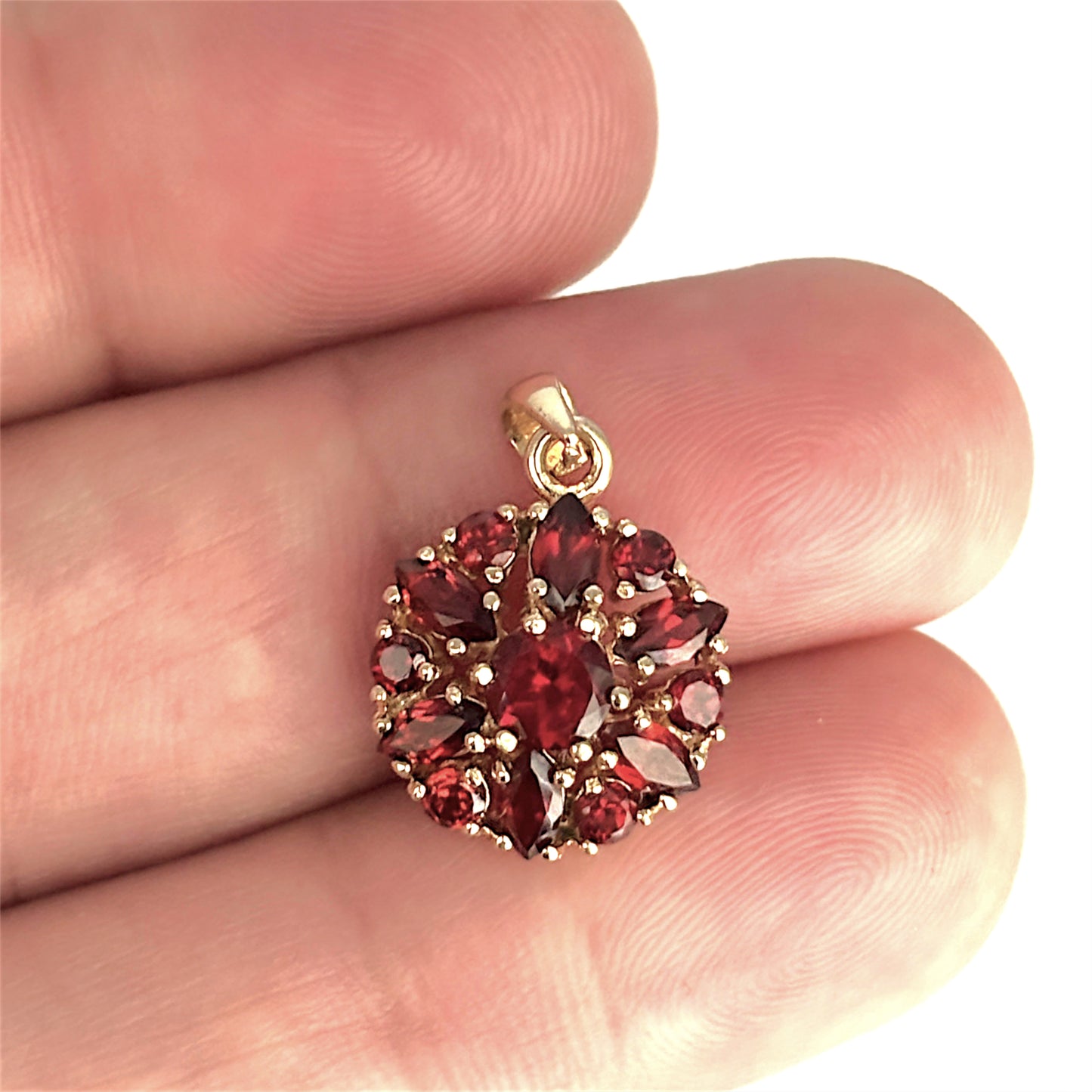 GOLD DEAL | 9ct (9K) Gold Floral Radiant Red Garnet Cluster Pendant