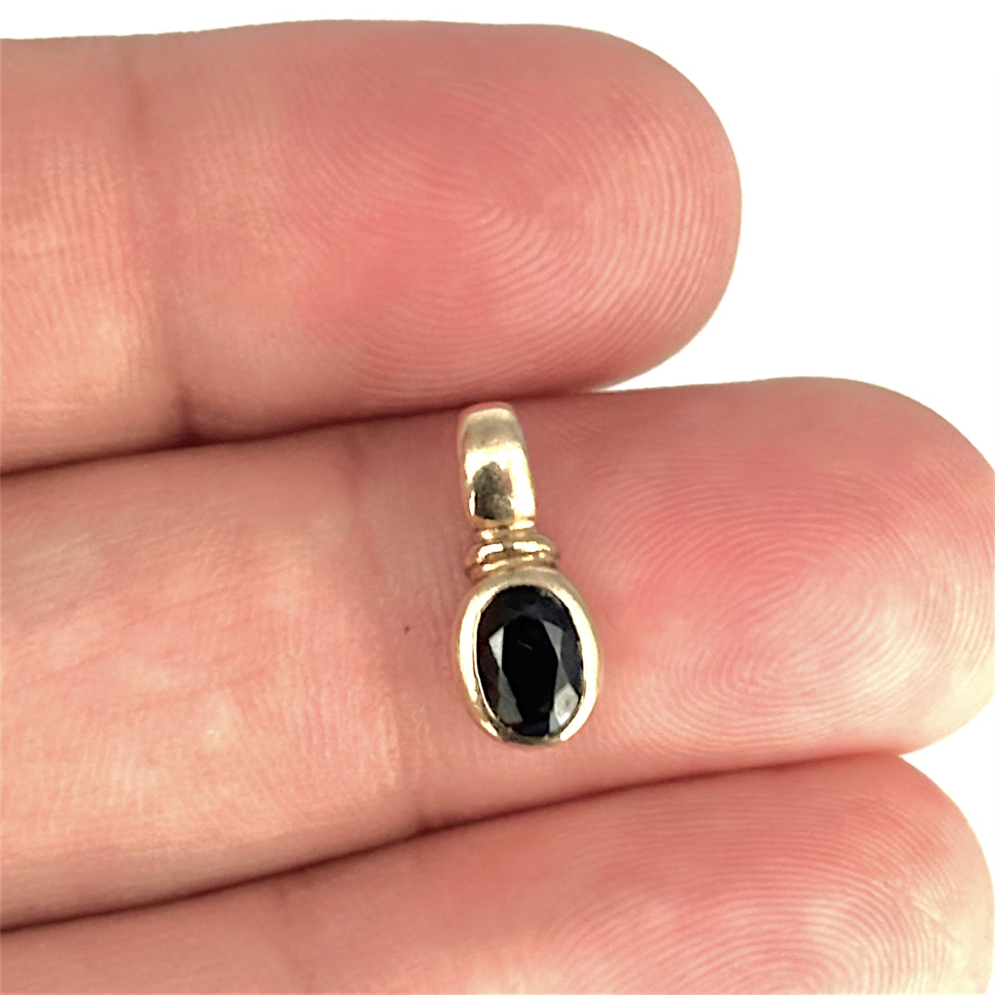 GOLD DEAL | 9ct (9K) Gold Deep Midnight Brilliance Black Oval Sapphire Pendant