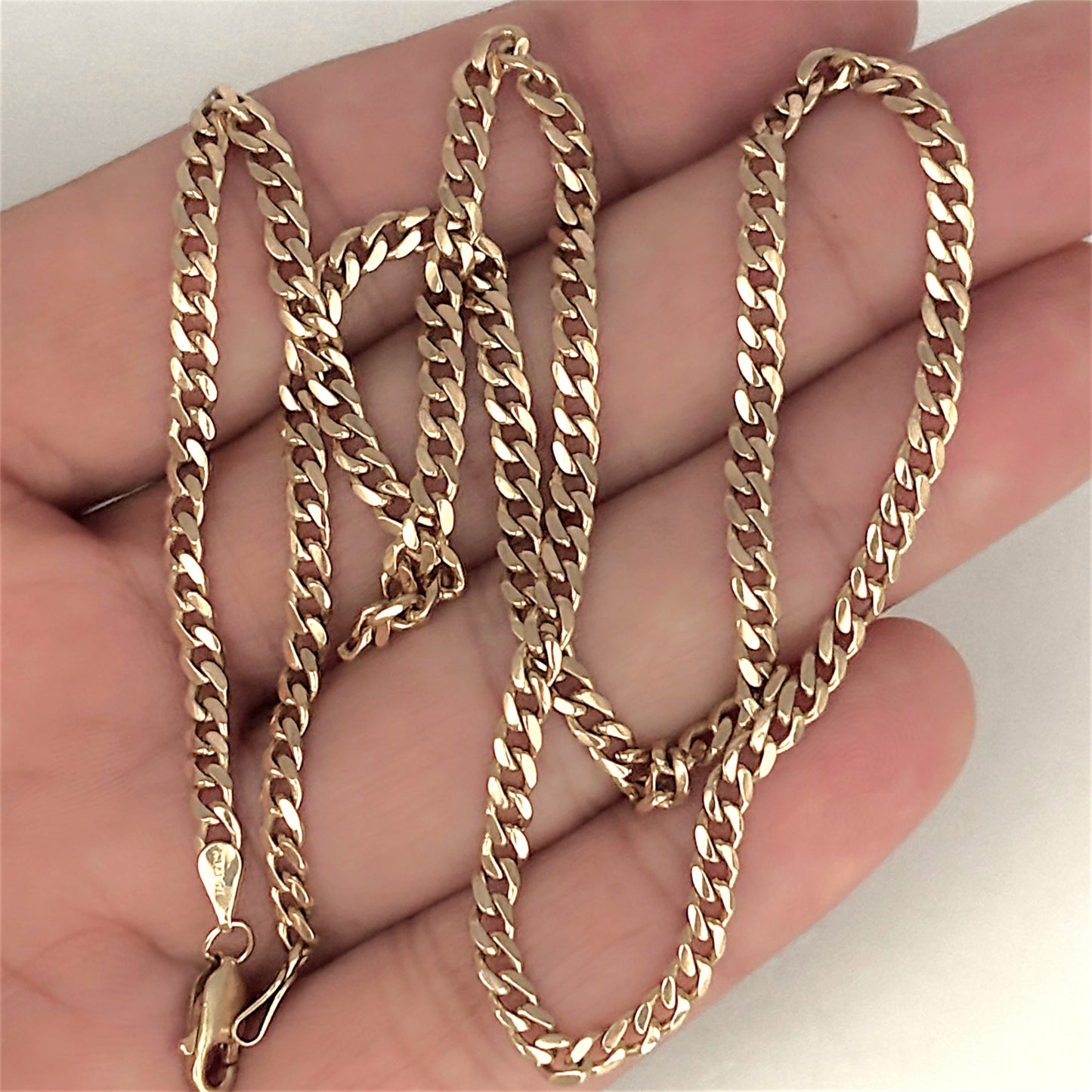 GOLD DEAL | 9ct (9K) Gold Captivating Curb Link Chain 52cm
