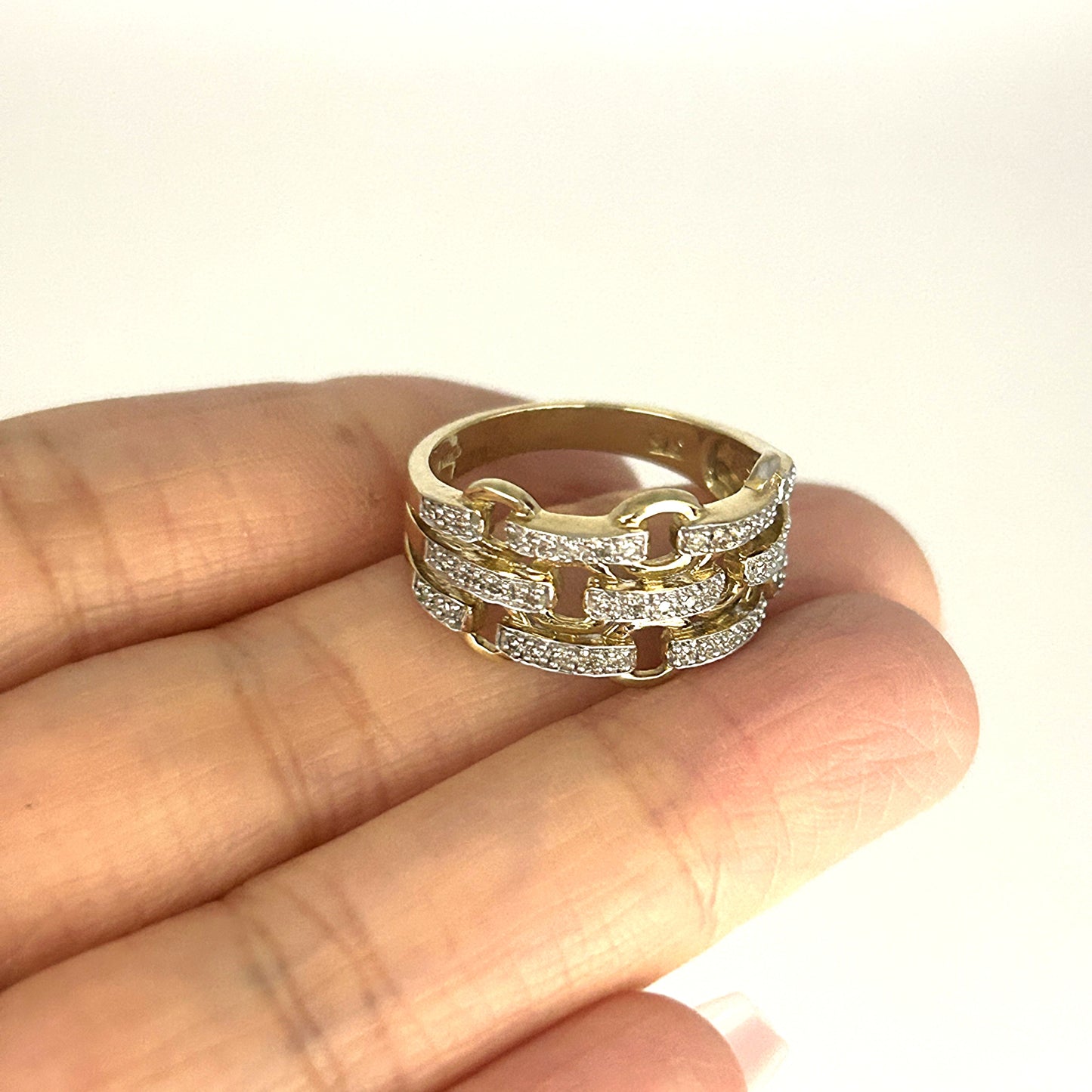 GOLD DEAL | 9ct (9K) Gold Diamond Link Band Ring Valuation $1,800