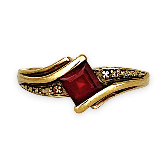 GOLD DEAL | 9ct (9K) Gold Pricess Cut Ruby & Diamond Ring